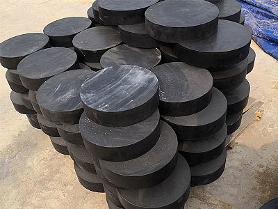 海陵区板式橡胶支座由若干层橡胶片与薄钢板经加压硫化